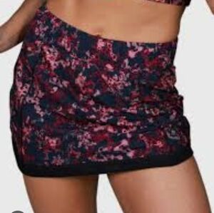 Muev Performace Floral Mini Skort